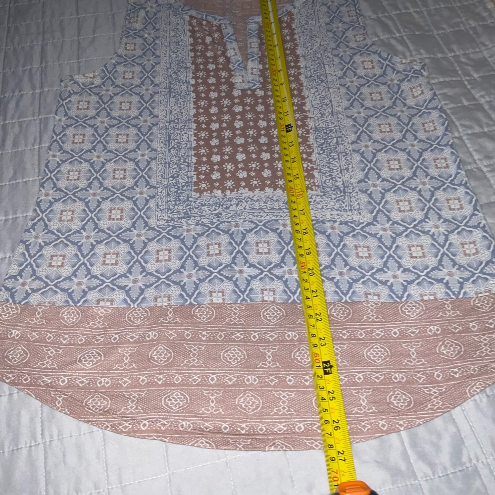 LUCKY BRAND Light Weight Sleeveless shirt.  Size M